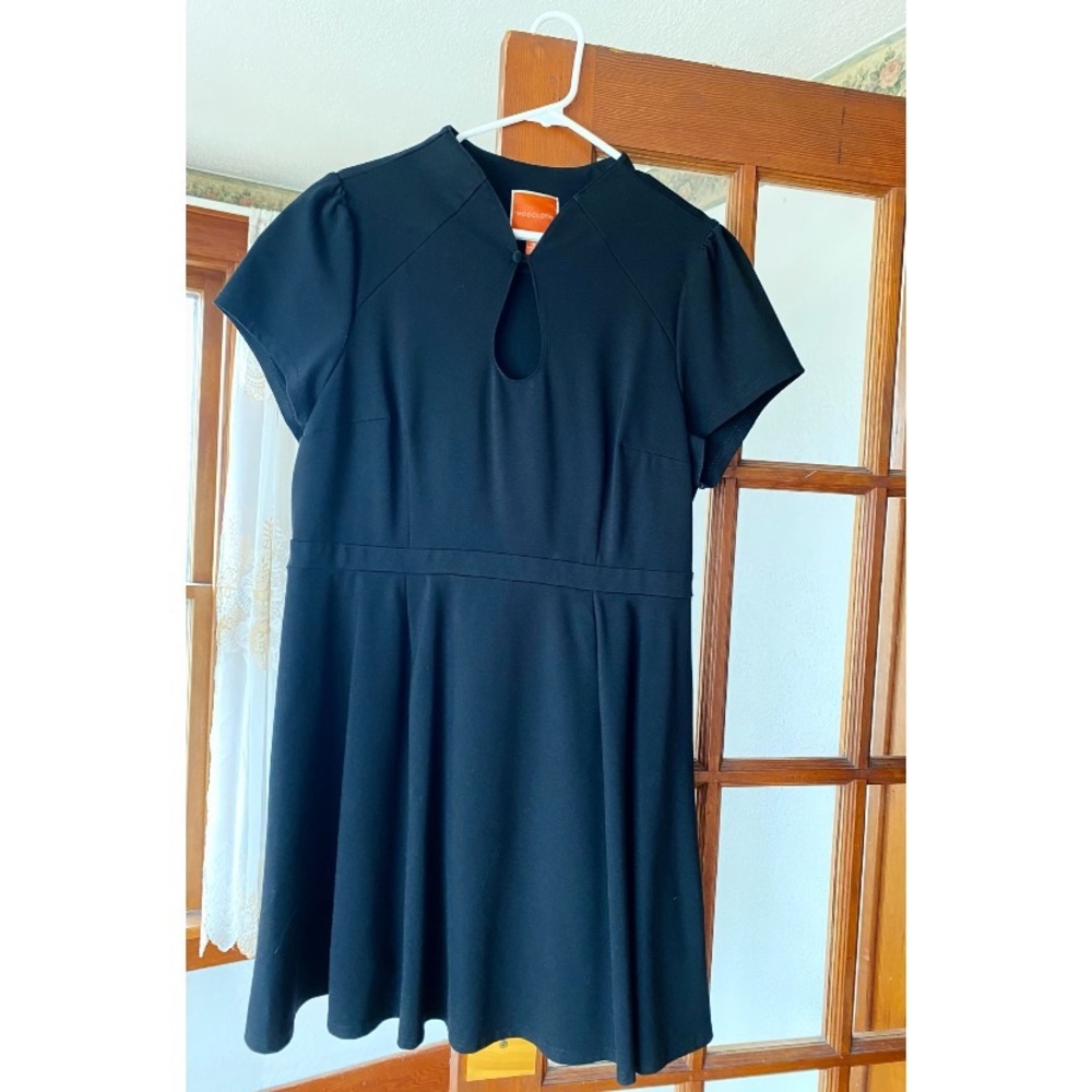 ModCloth black keyhole dress 1X